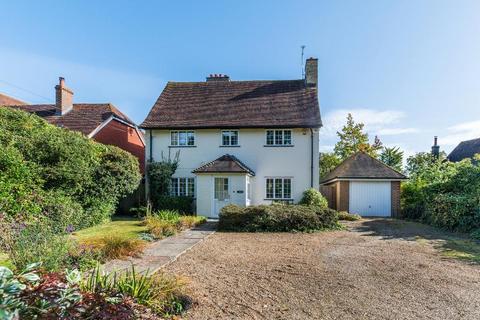 4 bedroom detached house for sale, Smallhythe Road, Tenterden, Kent, TN30 7LU