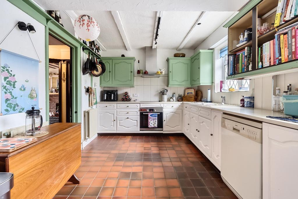 Brian Avenue, Sanderstead, CR2 9NJ 3 bed semidetached house for sale £670,000