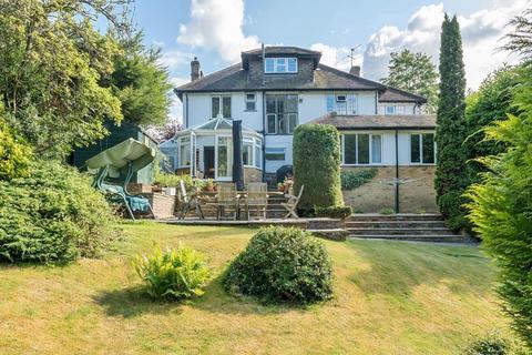 12 Glebe Hyrst, South Croydon, CR2 9JE