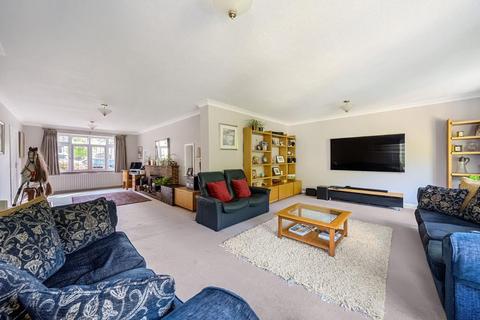 12 Glebe Hyrst, South Croydon, CR2 9JE