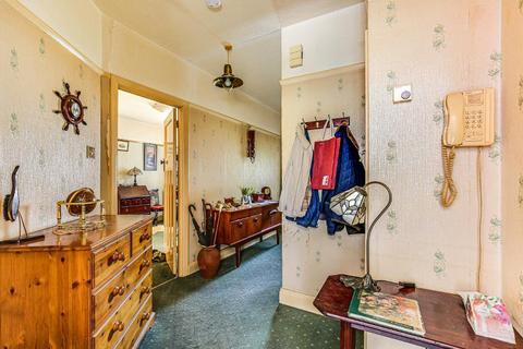 95 Princes Avenue, South Croydon, CR2 9BF