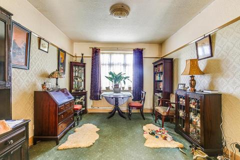 95 Princes Avenue, South Croydon, CR2 9BF