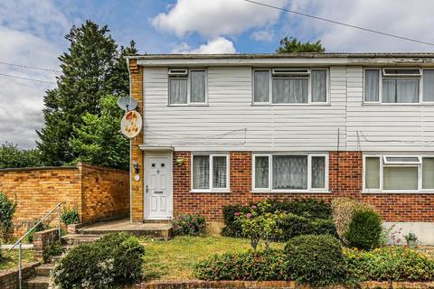 15 Swallowdale, South Croydon, CR2 8SG