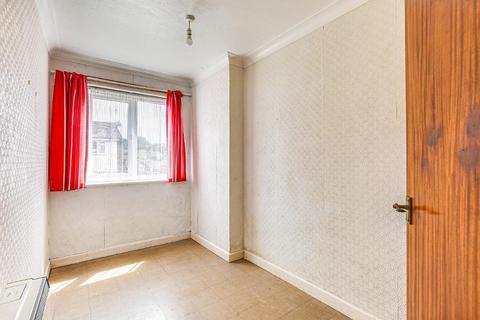 15 Swallowdale, South Croydon, CR2 8SG