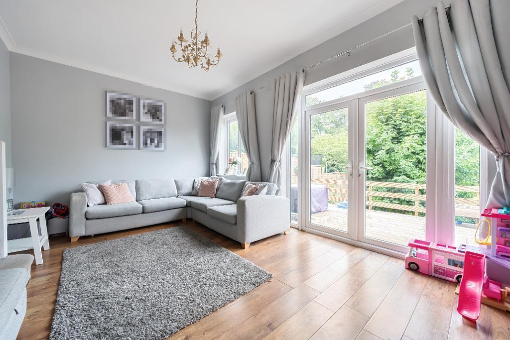 Aveling Close, Purley, CR8 4DX 4 bed end of terrace house for sale £480,000