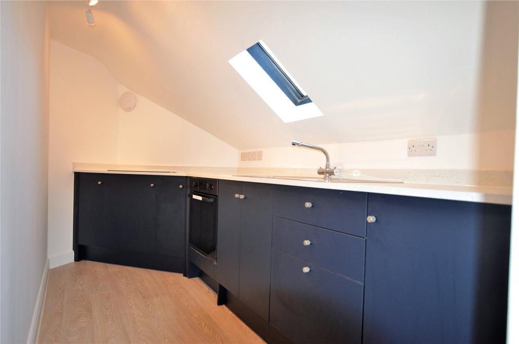 High Street, Pewsey, Wiltshire, SN9 1 bed apartment £710 pcm (£164 pw)