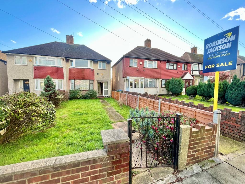 East Rochester Way, Sidcup, Kent, DA15 3 bed semidetached house for