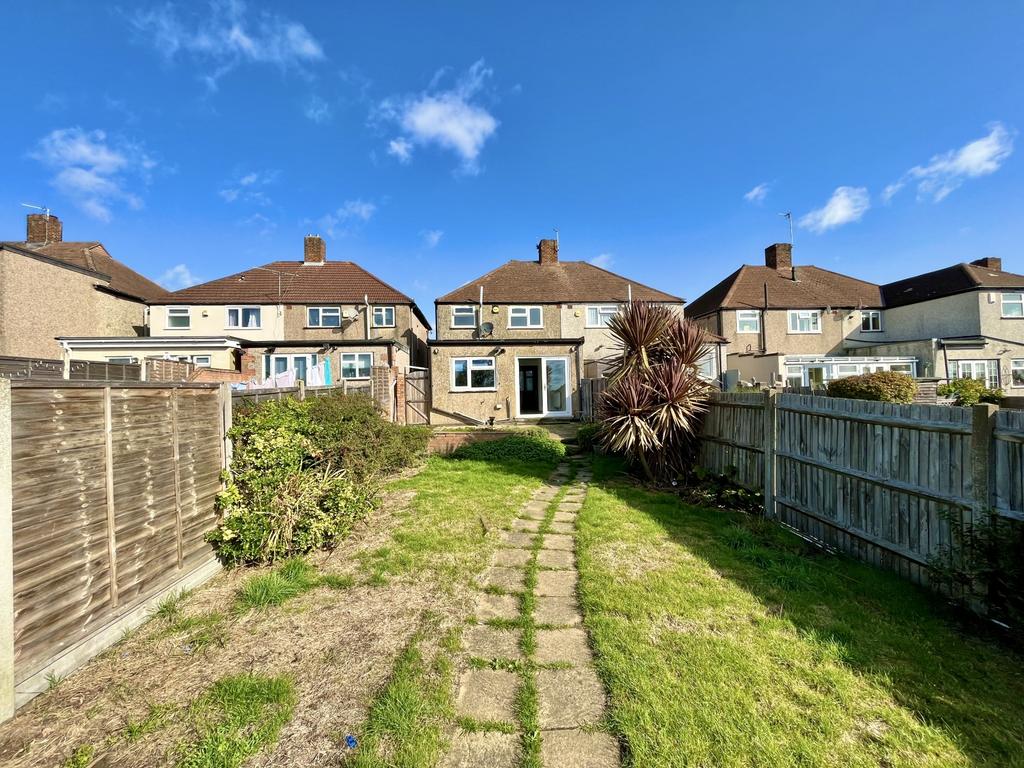 East Rochester Way, Sidcup, Kent, DA15 3 bed semidetached house for