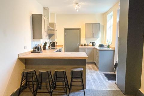 1 bedroom in a house share to rent, Room 2, 161 Brereton Avenue