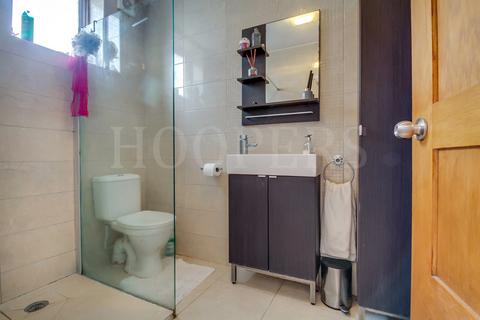 4 bedroom house to rent - Dollis Hill Avenue, London, NW2