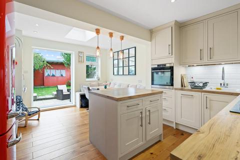 42 Crowther Avenue, Brentford, TW8 9QJ