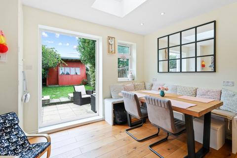 42 Crowther Avenue, Brentford, TW8 9QJ