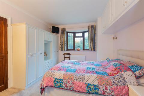 2 bedroom bungalow for sale - Burchetts Green Lane, Burchetts Green, Maidenhead