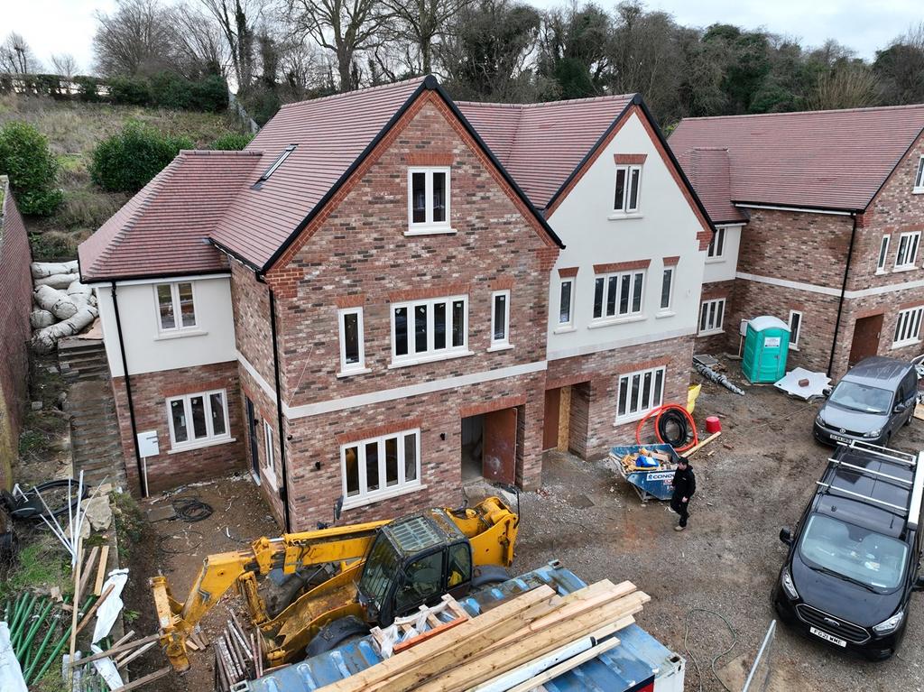 School Lane, Welwyn, AL6 3 bed semidetached house £850,000