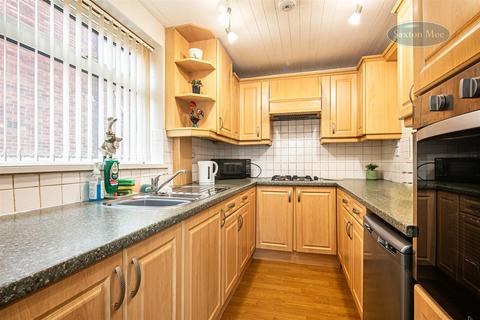 42 Maple Croft Crescent, Sheffield, S9 1DN