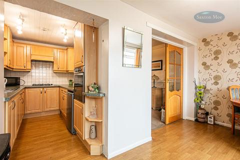 42 Maple Croft Crescent, Sheffield, S9 1DN