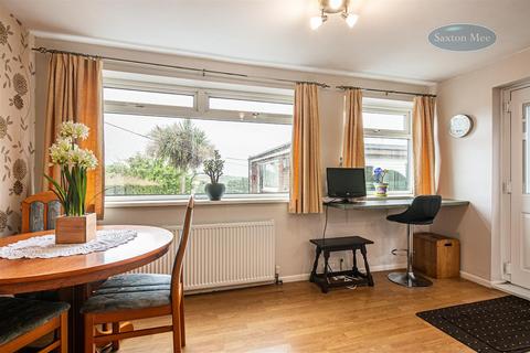 42 Maple Croft Crescent, Sheffield, S9 1DN