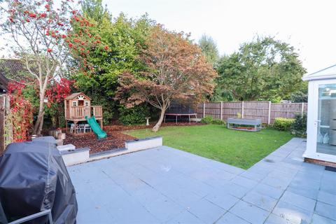 3 bedroom detached bungalow for sale, Osborne Drive, Fleet GU52