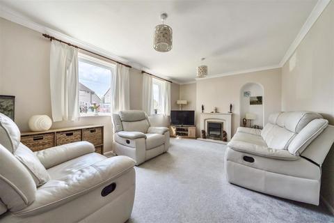 24 Shooting Field, Steyning, BN44 3RQ