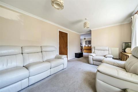 24 Shooting Field, Steyning, BN44 3RQ