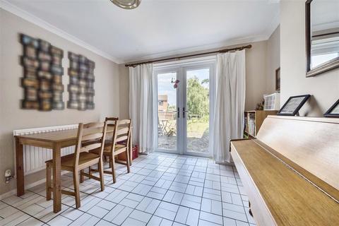 24 Shooting Field, Steyning, BN44 3RQ