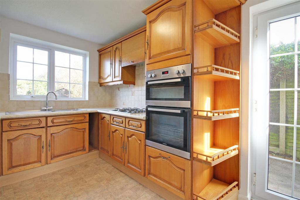 Kitchen 2.jpg