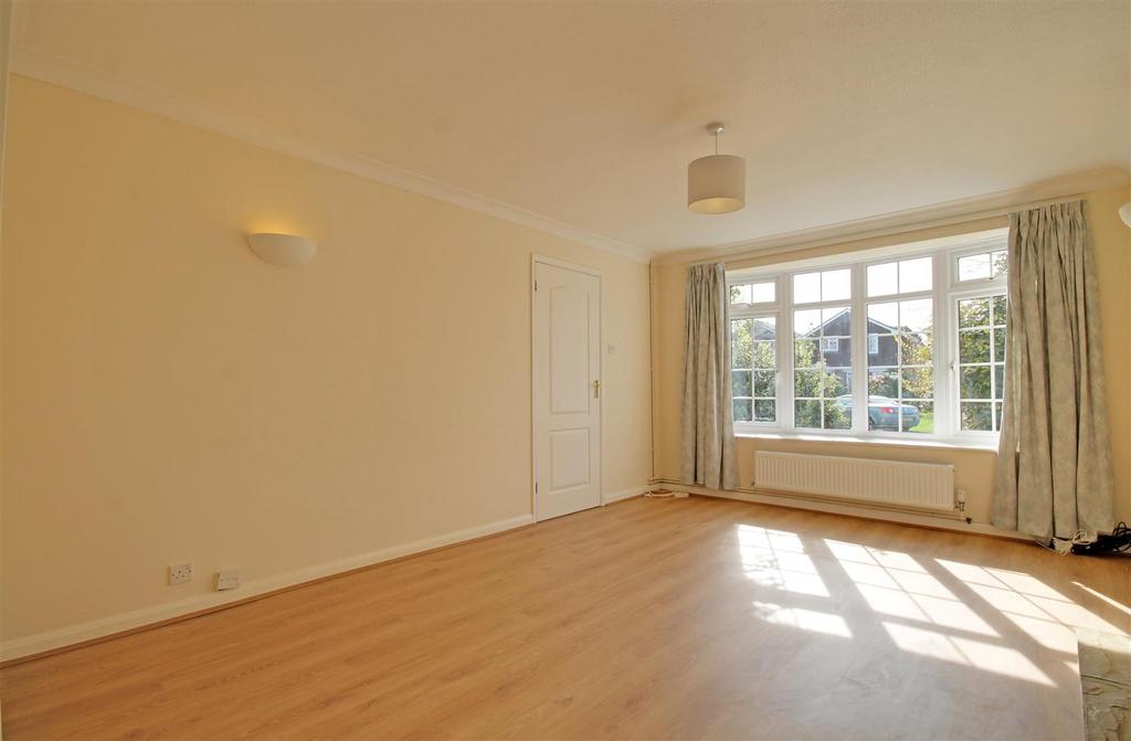 Living room 3.jpg