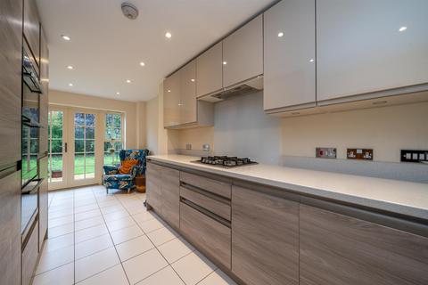 22 Bell Farm Close, Studham, Dunstable, LU6 2QX