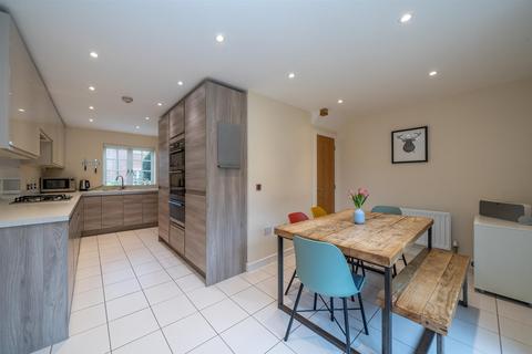 22 Bell Farm Close, Studham, Dunstable, LU6 2QX