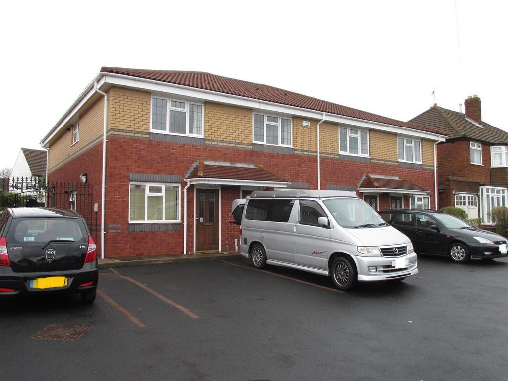 Walsall Wood Road, Aldridge 1 bed apartment for sale £125,000