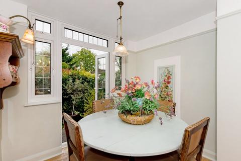 8 The Oval, Sidcup, DA15 9ES