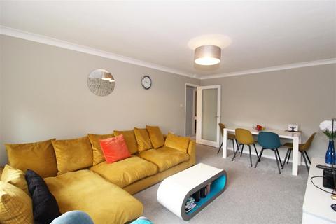 Flat 17, Glyndale Grange Mulgrave Road, Sutton, SM2 6LP