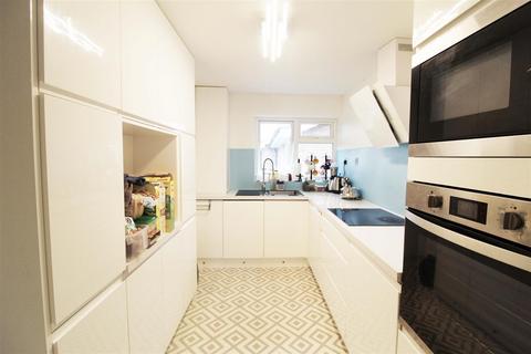 Flat 17, Glyndale Grange Mulgrave Road, Sutton, SM2 6LP