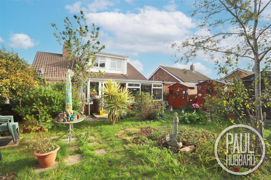 Nicholas Drive, Reydon, Southwold 3 bed detached bungalow for sale £