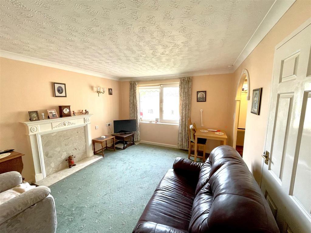 Court, Stamford 1 bed flat for sale £87,500