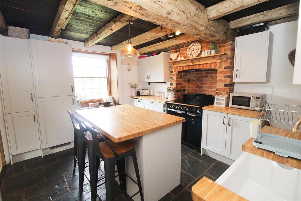 Bullington End, Hanslope, Milton Keynes 3 bed cottage for sale £599,995