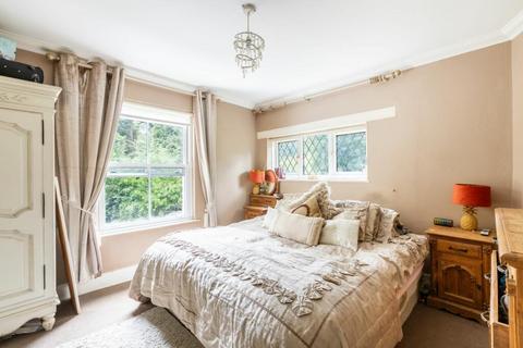 Prompt Corner Godstone Hill, Godstone, RH9 8DH