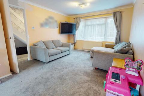 17 Lorton Close, Gravesend, DA12 4EX