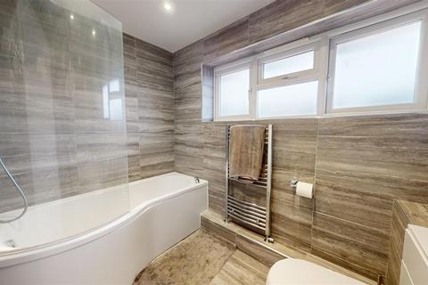 17 Lorton Close, Gravesend, DA12 4EX