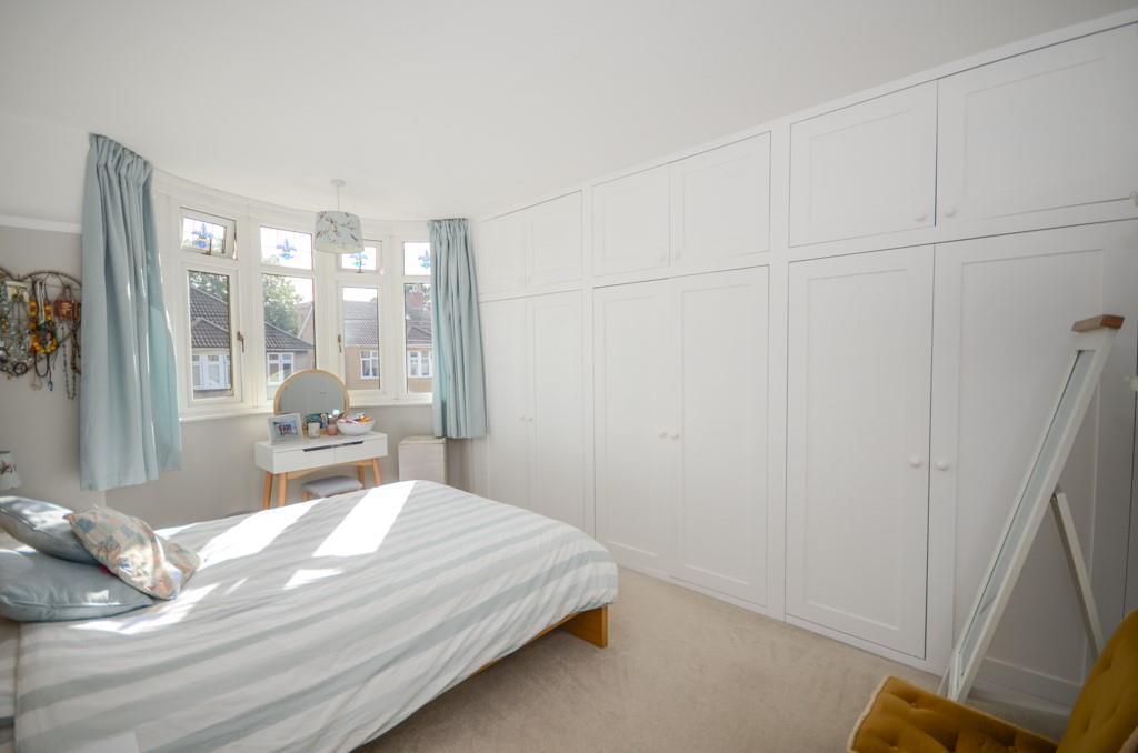 Bedroom 1.jpg