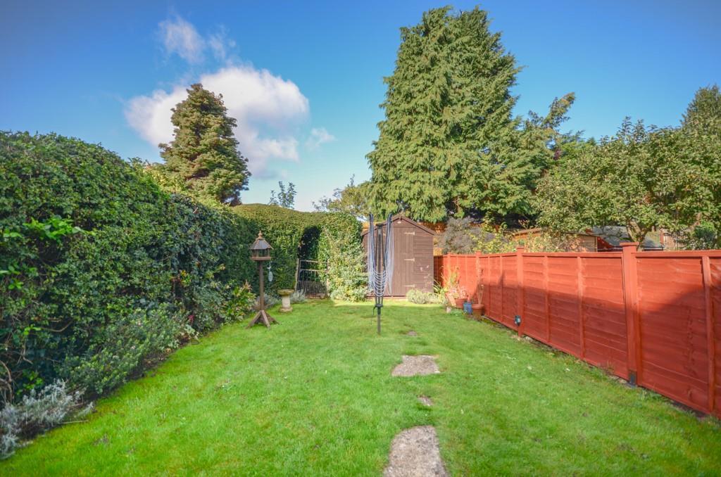 Rear garden pic 2.jpg