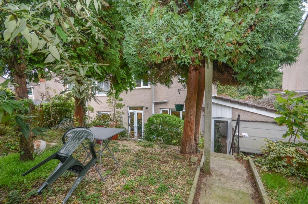 Rear garden pic 2.jpg
