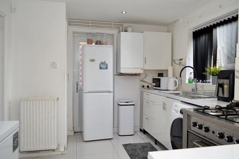 70 Lime Green Road, Oldham, OL8 3PE