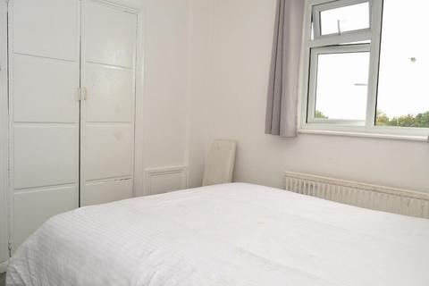 70 Lime Green Road, Oldham, OL8 3PE