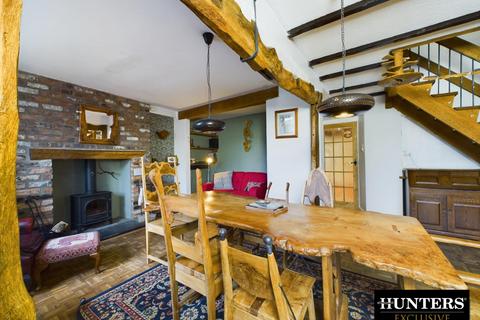 30 Castlegate, East Ayton, Scarborough, YO13 9EJ