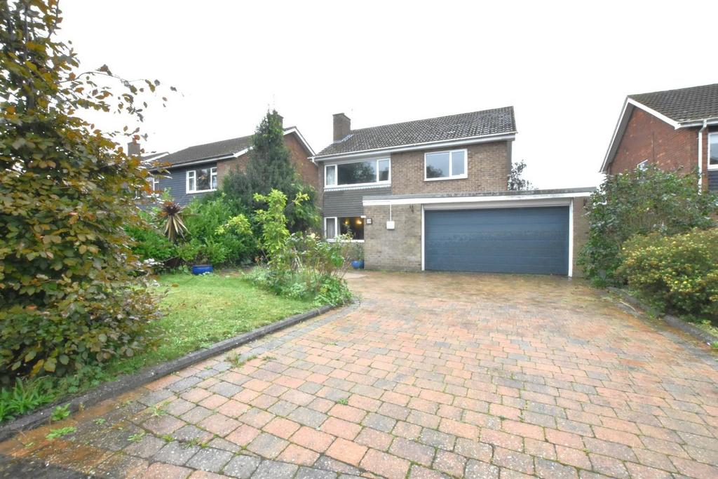 Charles Avenue, Scotter, Gainsborough 4 bed detached house for sale £