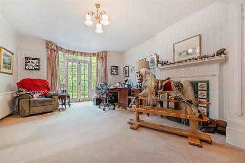 Berrybridge House Devenish Road, Ascot, SL5 9SH