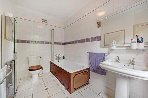 Berrybridge House Devenish Road, Ascot, SL5 9SH