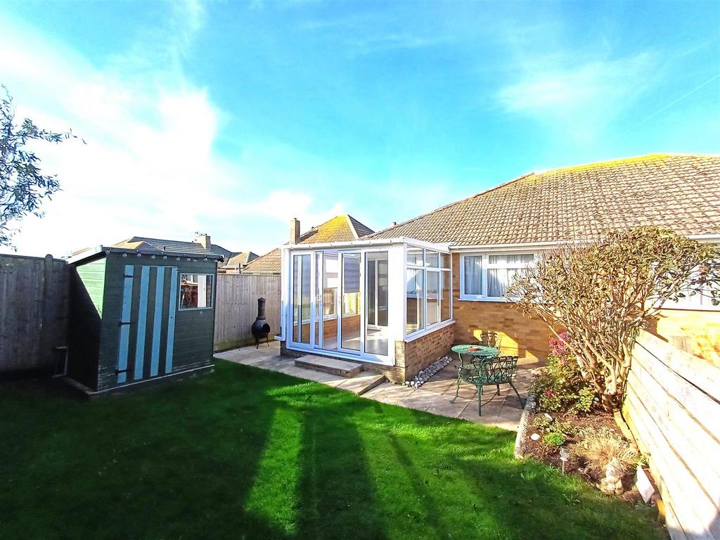 Southdown Avenue, Peacehaven 3 bed semidetached bungalow for sale £