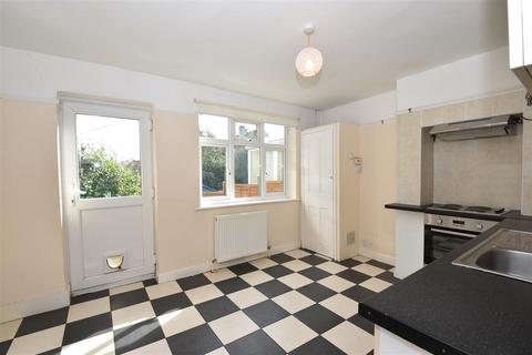 3 bedroom semi-detached house to rent, Burford Road, Horsham